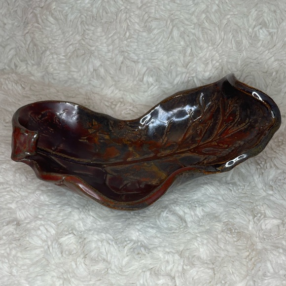 Vintage 1985 Handmade Pottery Leaf Trinket dish - Picture 8 of 9